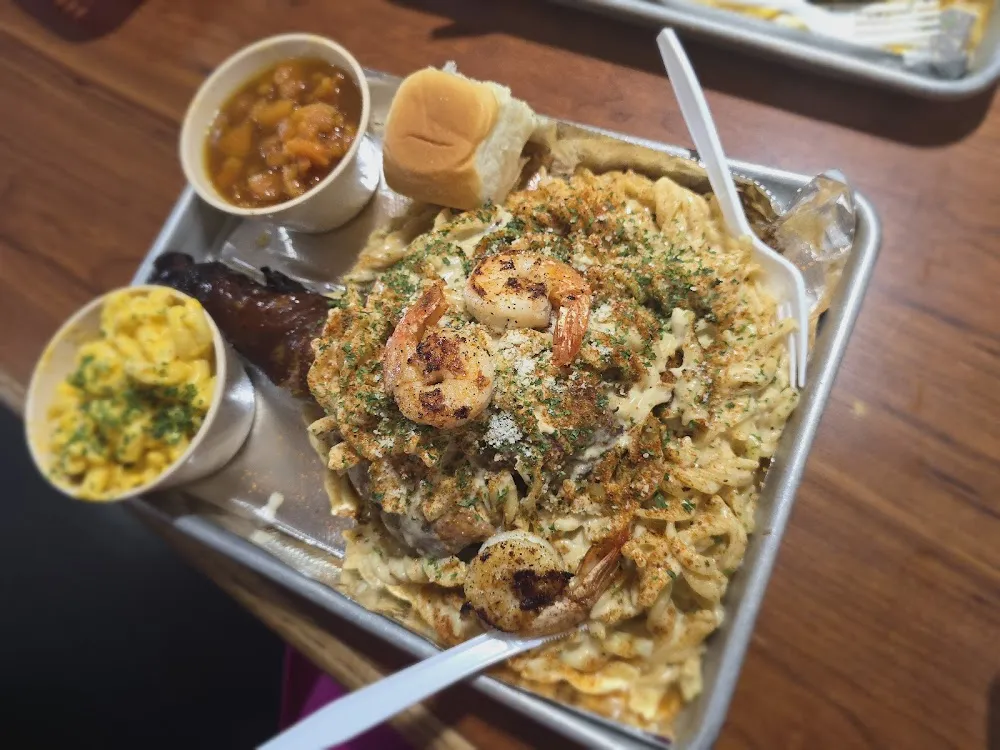 Alfredo Pasta Turkey Leg with Shrimp