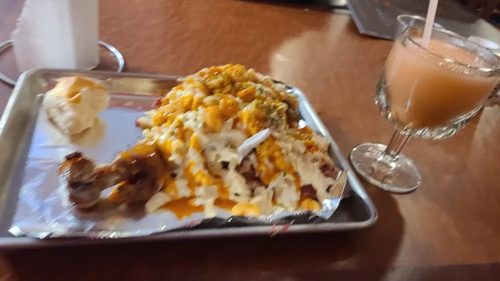 Honey Hot Turkey Leg with Mac and Cheese